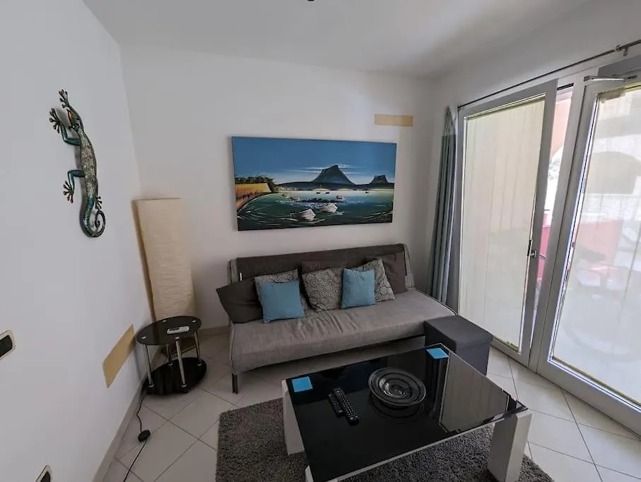 Large Townhouse Close To Beach Sal Rei