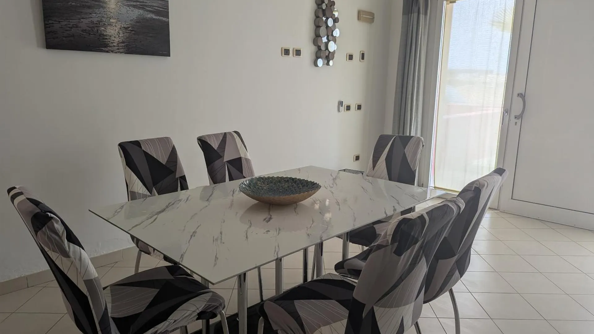 Large Townhouse Close To Beach Sal Rei